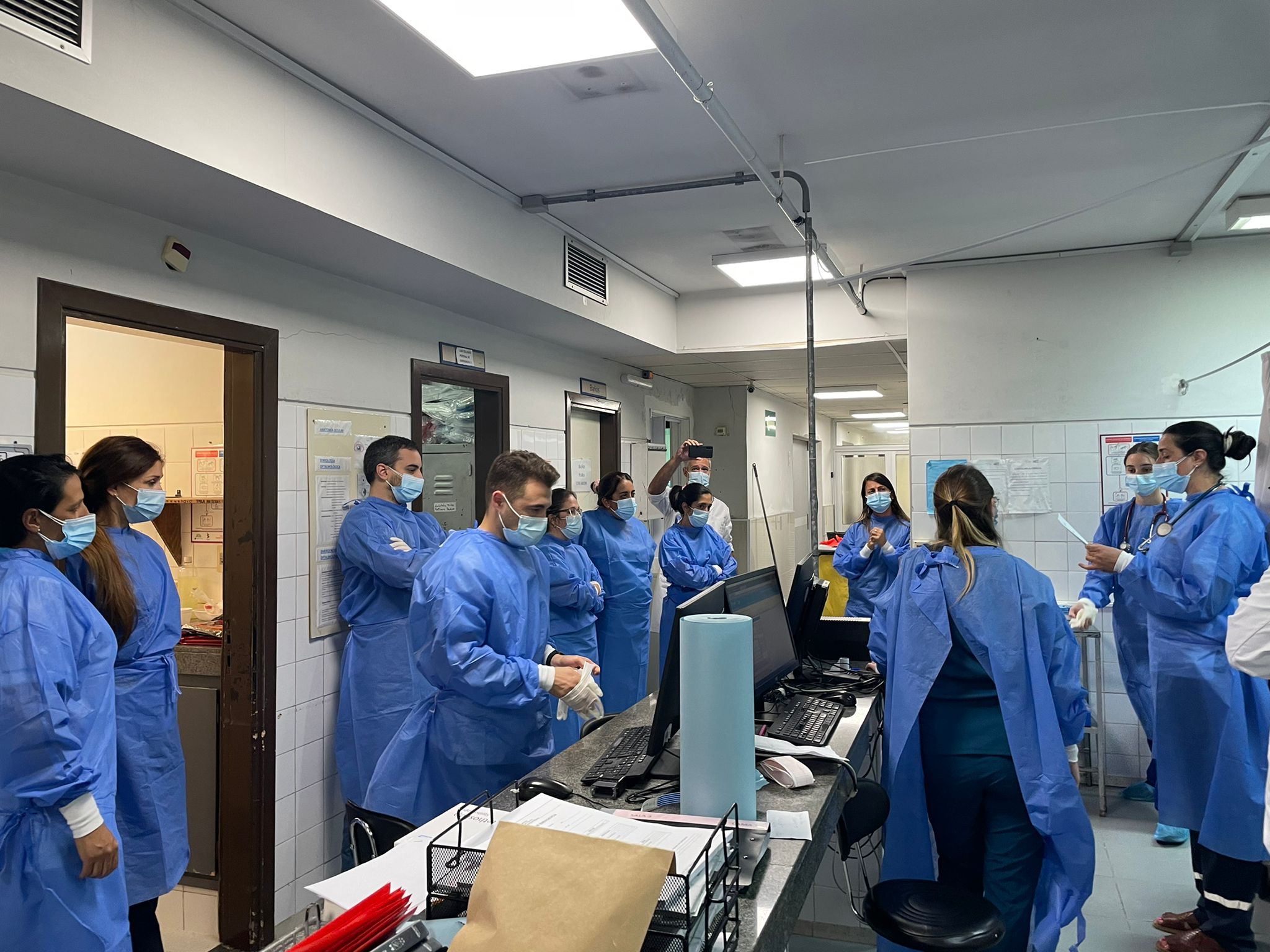 Simulacro de Paro Cardio-Respiratorio (PCR) en el Servicio de Emergencia.